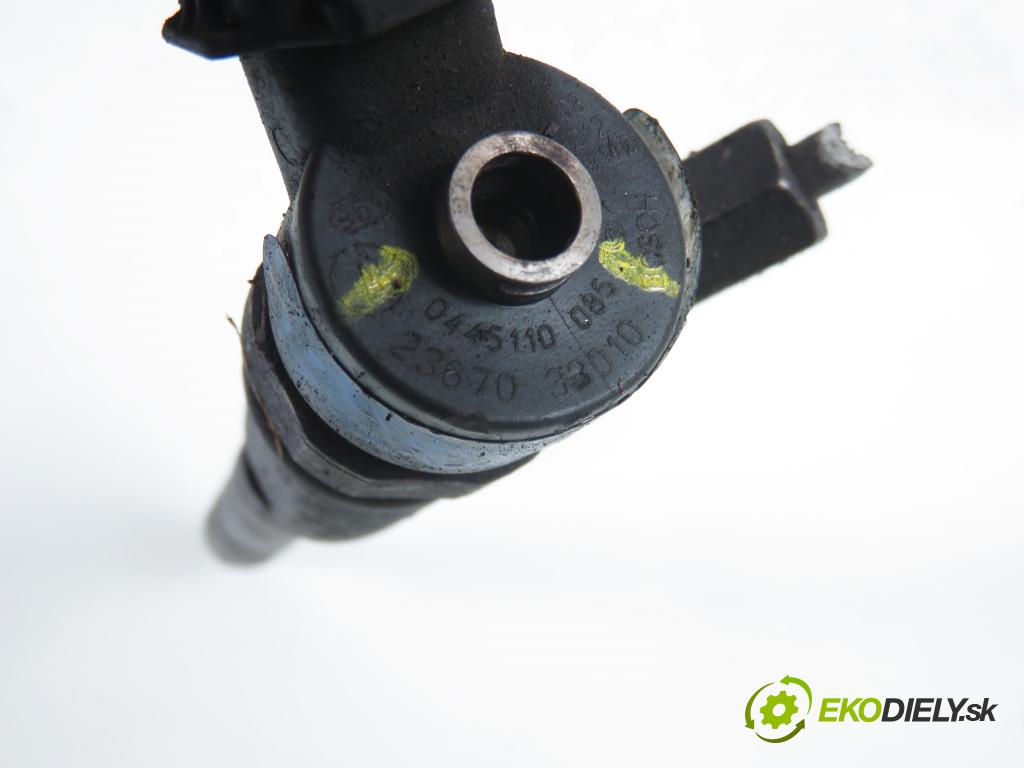 TOYOTA YARIS (_P1_) HB 2003 55,00 1.4 D-4D (NLP10_) - 1ND-TV 1364,00 vstrekovač 0445110085 ; 2367033010 (Vstrekovač paliva)