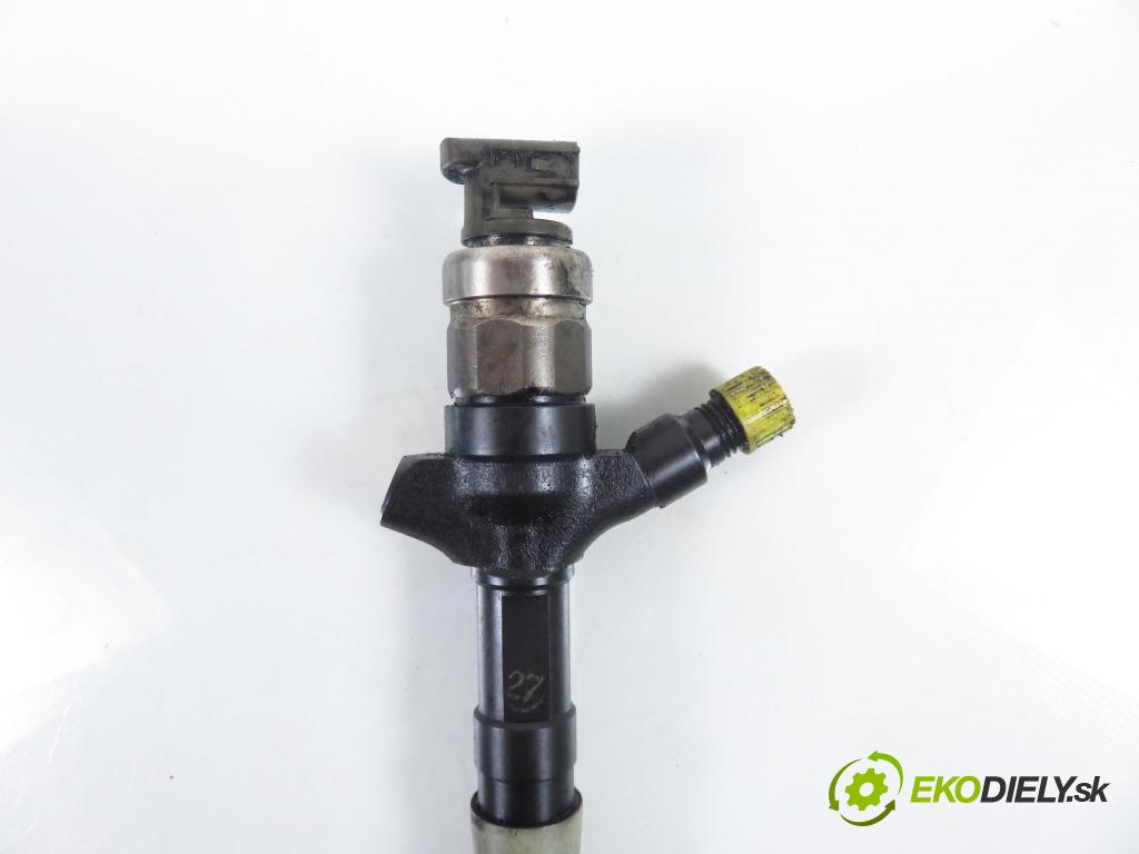 TOYOTA COROLLA (_E12_) HB 2004 66,00 2.0 D-4D 1995,00 vstrekovač 236700G010 (Vstrekovač paliva)