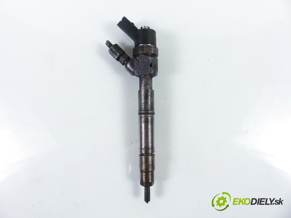 MERCEDES-BENZ VANEO (414) MINIVAN 2003 67,00 1.7 CDI (414.700) - OM 668.914 1689,00 vstrekovač 0445110090 ; 6680700887 (Vstrekovač paliva)