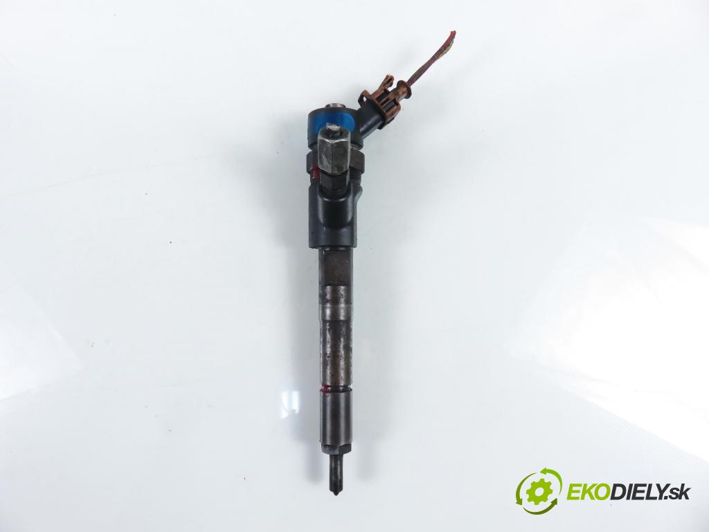 TOYOTA YARIS (_P1_) HB 2003 55,00 1.4 D-4D (NLP10_) - 1ND-TV 1364,00 vstrekovač 0445110085 ; 2367033010 (Vstrekovač paliva)