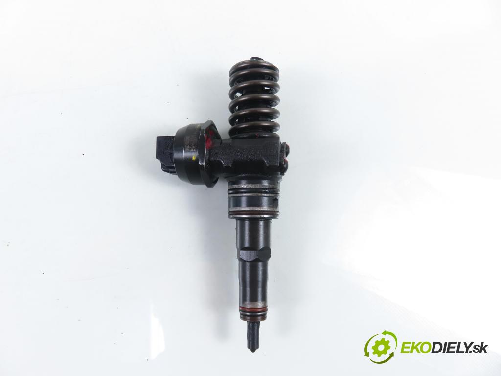 AUDI A4 (8E2, B6) SEDAN 2001 96,00 1.9 TDI PD 130 - AWX 1896,00 Vstrekovač 038130073AR ; 0414720214 (Vstrekovač paliva)