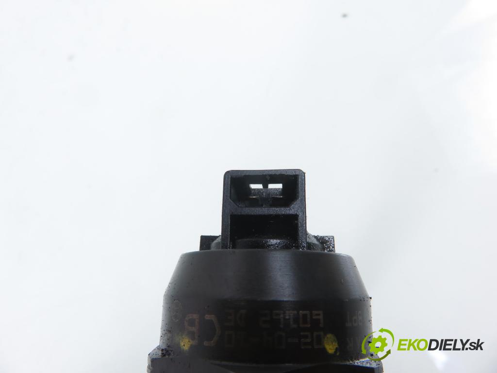 AUDI A4 (8E2, B6) SEDAN 2001 96,00 1.9 TDI PD 130 - AWX 1896,00 Vstrekovač 038130073AR ; 0414720214 (Vstrekovač paliva)