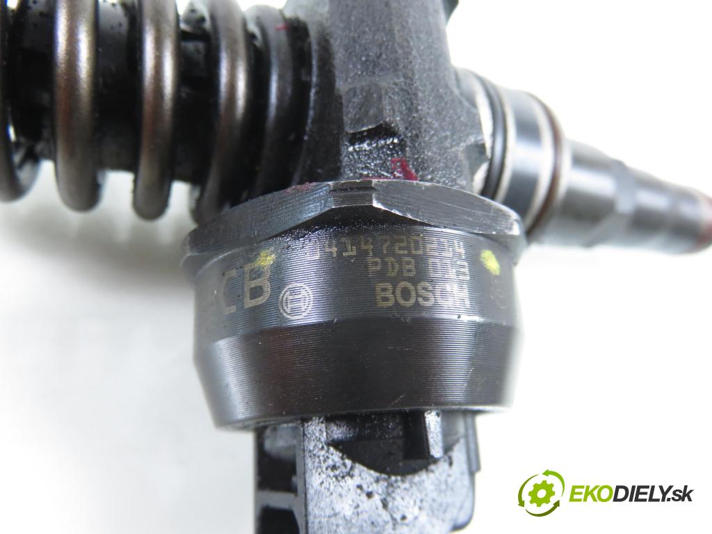 AUDI A4 (8E2, B6) SEDAN 2001 96,00 1.9 TDI PD 130 - AWX 1896,00 Vstrekovač 038130073AR ; 0414720214 (Vstrekovač paliva)