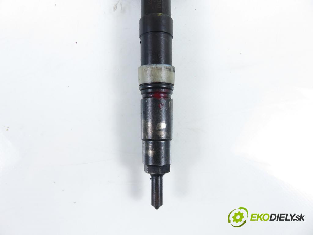 TOYOTA COROLLA (_E12_) HB 2004 66,00 2.0 D-4D 1995,00 vstrekovač 236700G010 (Vstrekovač paliva)