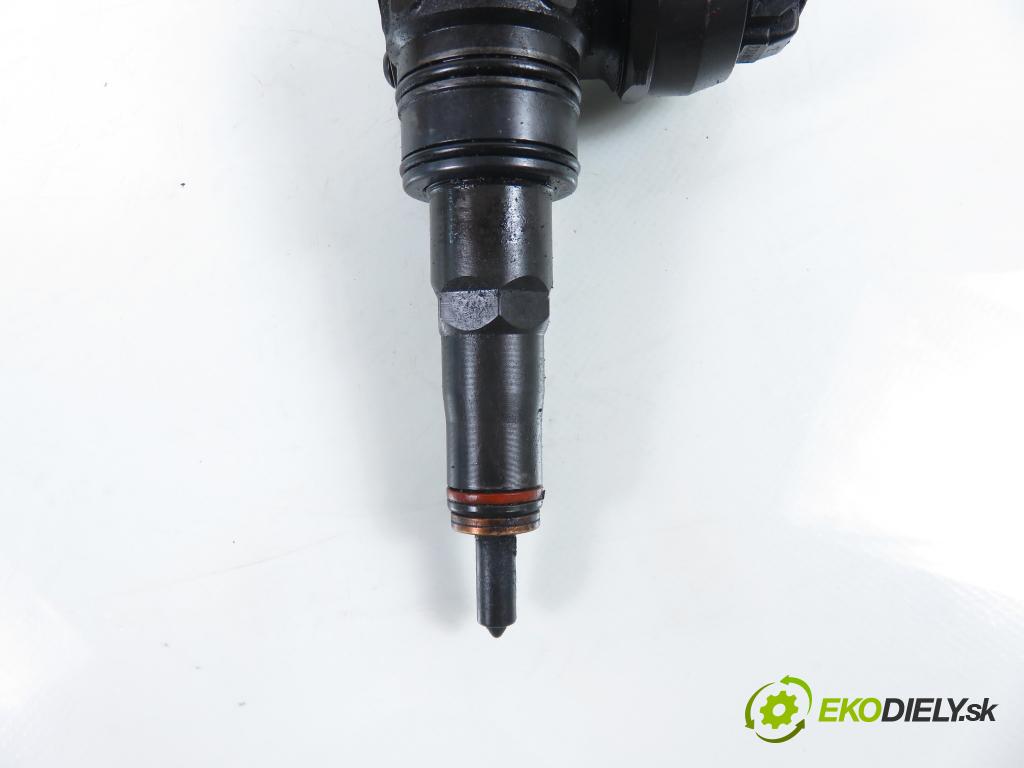 VW SHARAN (7M8, 7M9, 7M6) MINIVAN 2002 85,00 1.9 TDI PD 115 - AUY 1896,00 Vstrekovač 038130073AK ; 0414720038 (Vstrekovač paliva)