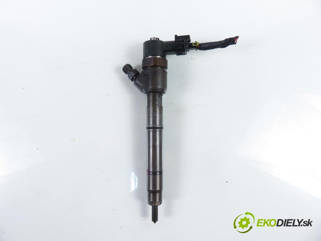 KIA PRO CEE'D (ED) HB 2008 85,00 1.6 CRDi 115 - D4FB 1582,00 vstrekovač 0445110256 ; 338002A400 (Vstrekovač paliva)