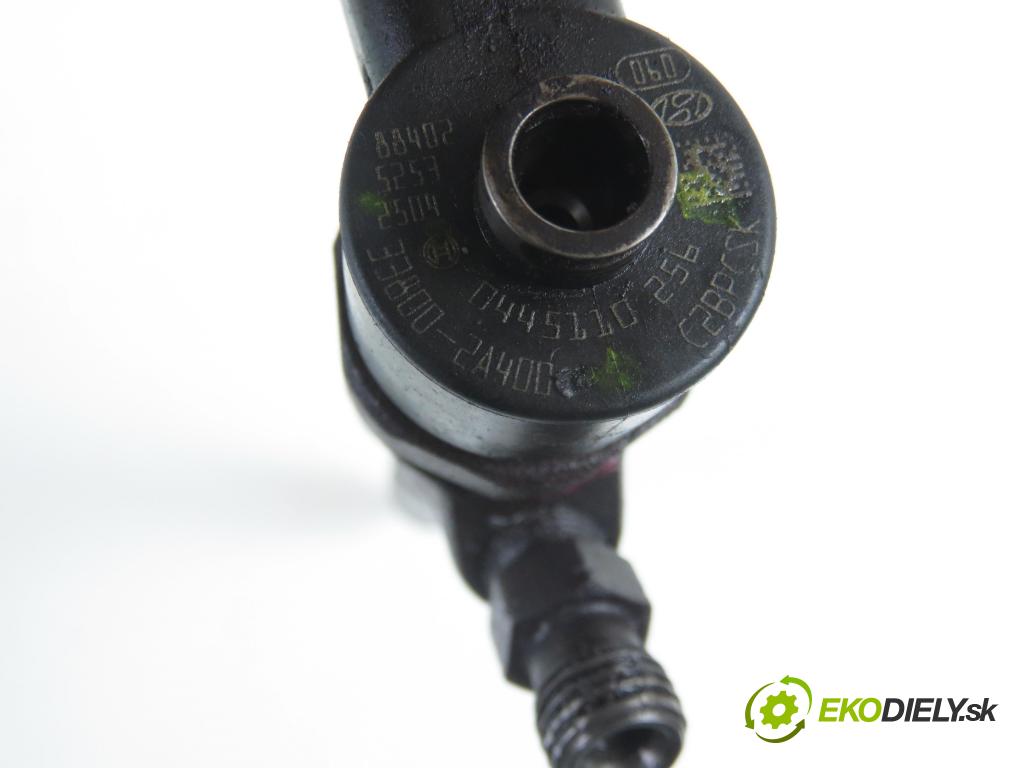 KIA PRO CEE'D (ED) HB 2008 85,00 1.6 CRDi 115 - D4FB 1582,00 vstrekovač 0445110256 ; 338002A400 (Vstrekovač paliva)