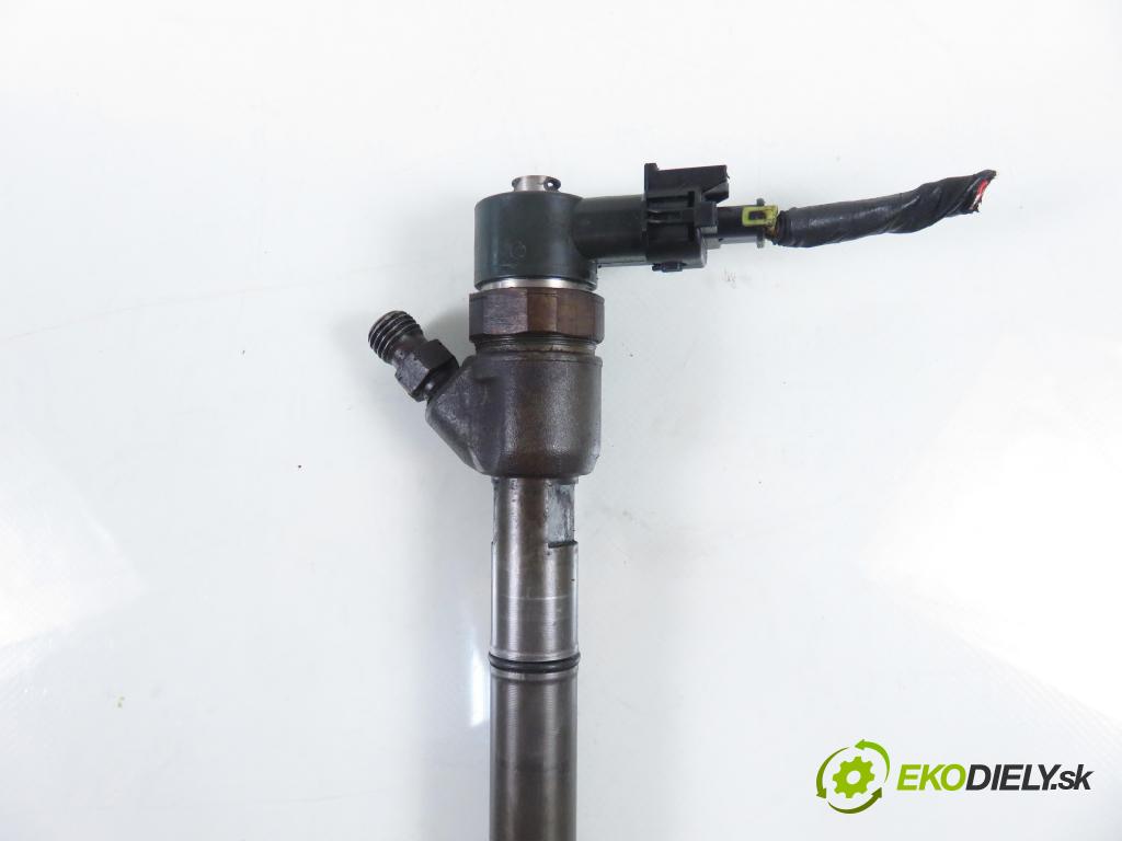 KIA PRO CEE'D (ED) HB 2008 85,00 1.6 CRDi 115 - D4FB 1582,00 vstrekovač 0445110256 ; 338002A400 (Vstrekovač paliva)