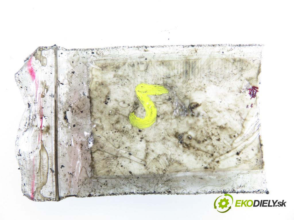 PEUGEOT 307 (3A/C) HB 2004 80,00 1.6 HDi 110 1560,00 vstrekovač 0445110188 (Vstrekovač paliva)