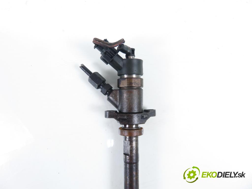 PEUGEOT 307 (3A/C) HB 2004 80,00 1.6 HDi 110 1560,00 vstrekovač 0445110188 (Vstrekovač paliva)