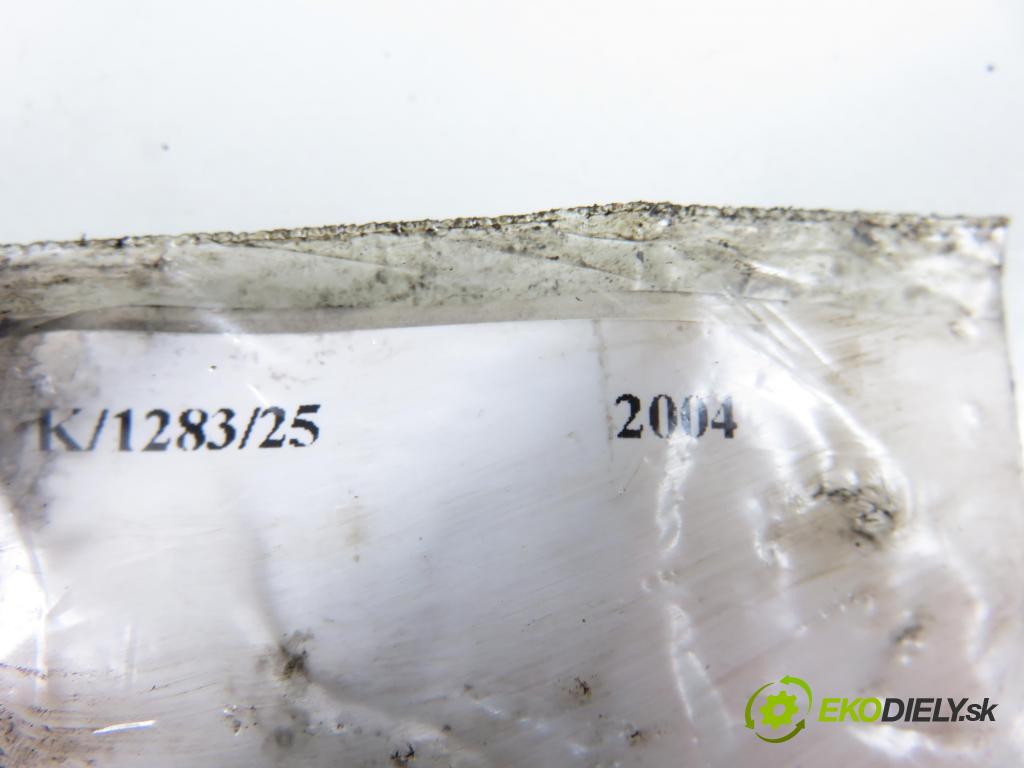 TOYOTA COROLLA (_E12_) HB 2004 66,00 2.0 D-4D 1995,00 vstrekovač 236700G010 (Vstrekovač paliva)