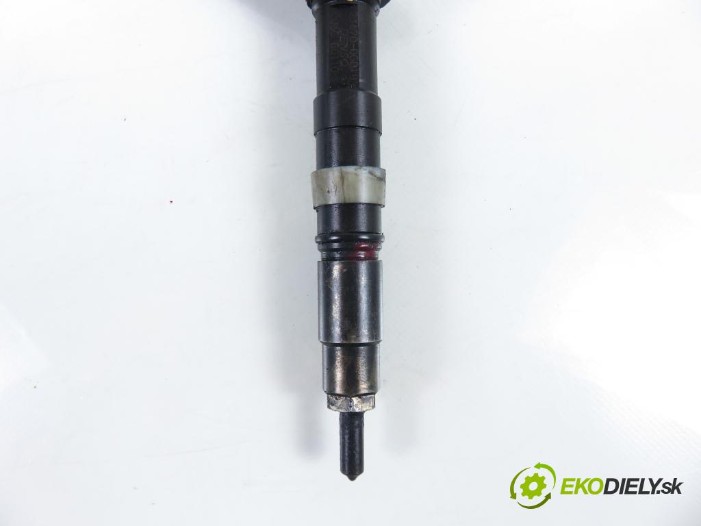 TOYOTA COROLLA (_E12_) HB 2004 66,00 2.0 D-4D 1995,00 vstrekovač 236700G010 (Vstrekovač paliva)