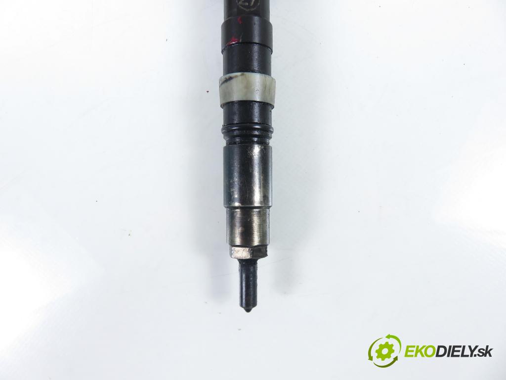 TOYOTA COROLLA (_E12_) HB 2004 66,00 2.0 D-4D 1995,00 vstrekovač 236700G010 (Vstrekovač paliva)