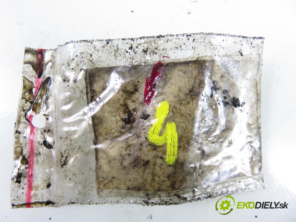 AUDI A4 (8E2, B6) SEDAN 2001 96,00 1.9 TDI PD 130 - AWX 1896,00 Vstrekovač 038130073AR ; 0414720214 (Vstrekovač paliva)