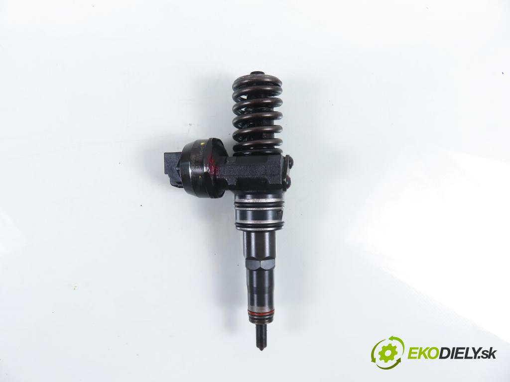 AUDI A4 (8E2, B6) SEDAN 2001 96,00 1.9 TDI PD 130 - AWX 1896,00 Vstrekovač 038130073AR ; 0414720214 (Vstrekovač paliva)