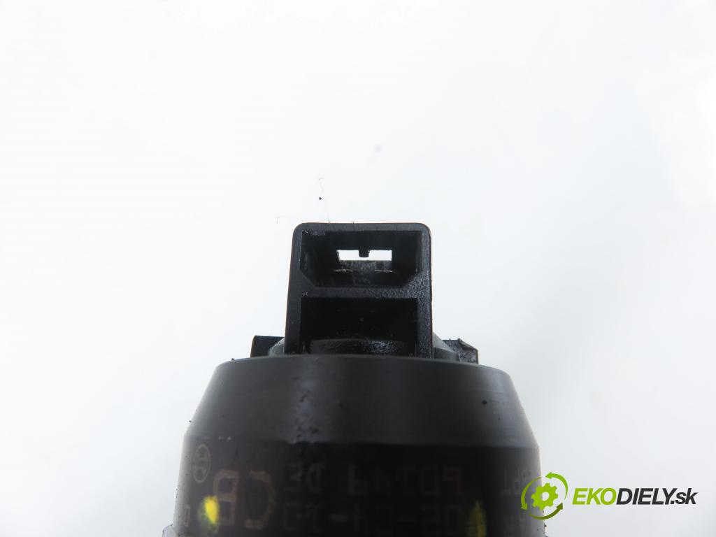 AUDI A4 (8E2, B6) SEDAN 2001 96,00 1.9 TDI PD 130 - AWX 1896,00 Vstrekovač 038130073AR ; 0414720214 (Vstrekovač paliva)