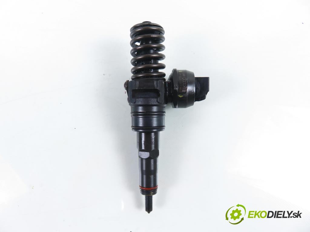 AUDI A4 (8E2, B6) SEDAN 2001 96,00 1.9 TDI PD 130 - AWX 1896,00 Vstrekovač 038130073AR ; 0414720214 (Vstrekovač paliva)