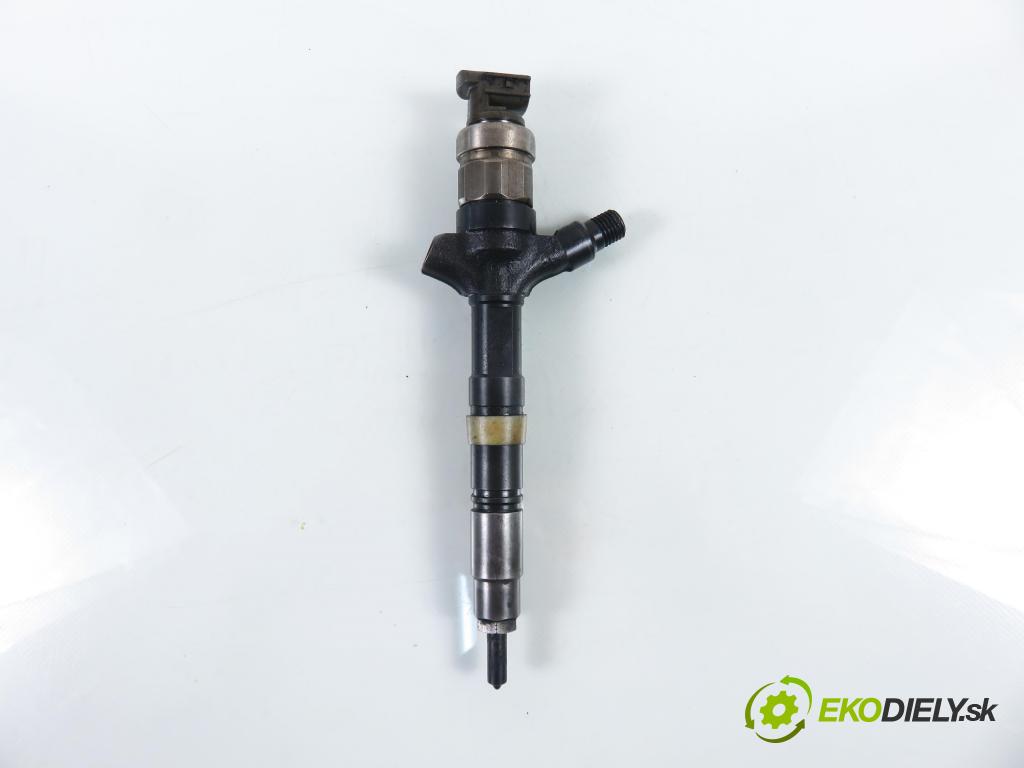 TOYOTA AVENSIS Kombi (_T25_) KOMBI 2004 85,00 2.0 D-4D 116 - 1CD-FTV 1995,00 vstrekovač 236700G010 (Vstrekovač paliva)