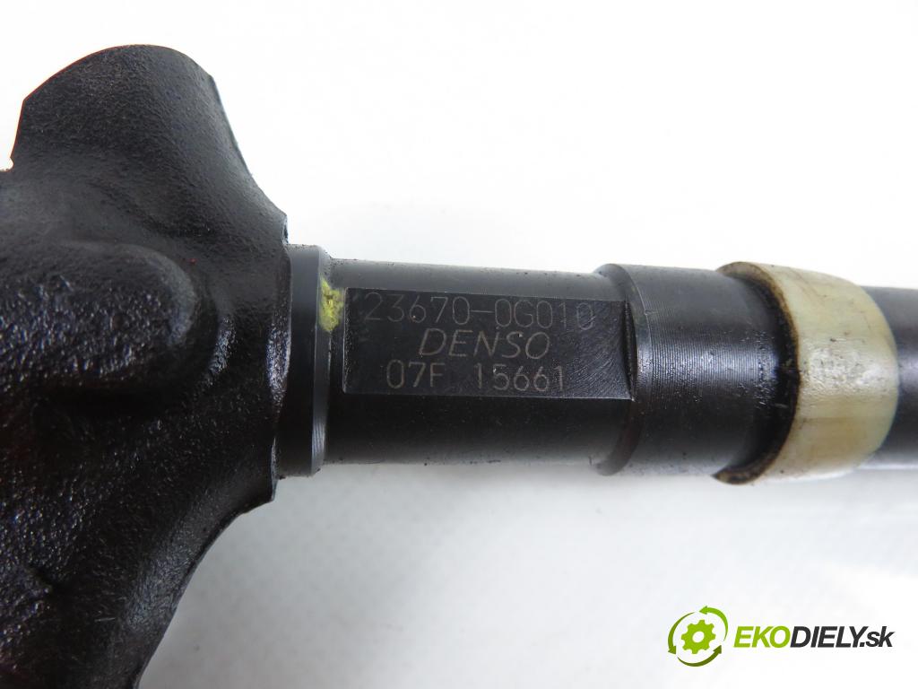 TOYOTA AVENSIS Kombi (_T25_) KOMBI 2004 85,00 2.0 D-4D 116 - 1CD-FTV 1995,00 vstrekovač 236700G010 (Vstrekovač paliva)