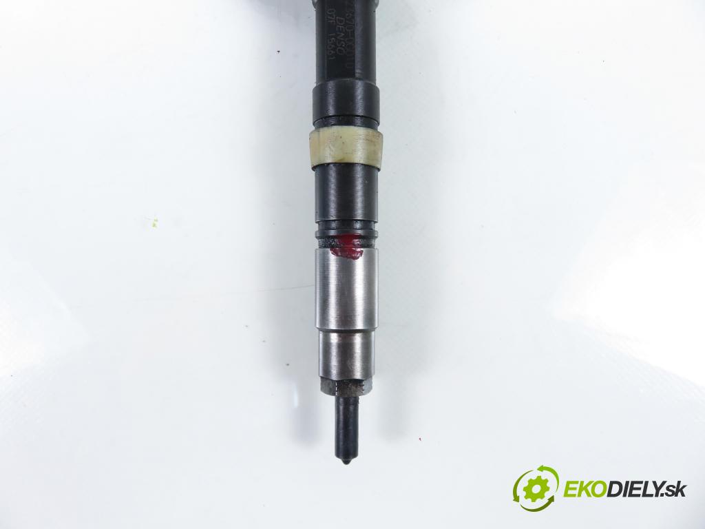 TOYOTA AVENSIS Kombi (_T25_) KOMBI 2004 85,00 2.0 D-4D 116 - 1CD-FTV 1995,00 vstrekovač 236700G010 (Vstrekovač paliva)