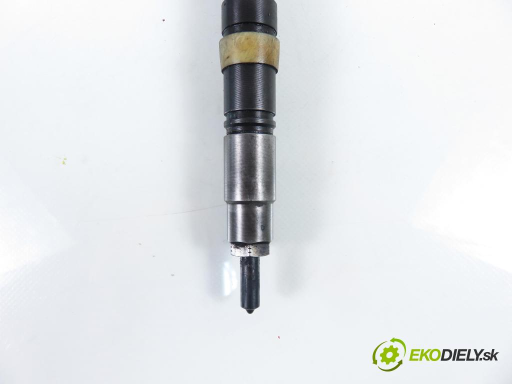 TOYOTA AVENSIS Kombi (_T25_) KOMBI 2004 85,00 2.0 D-4D 116 - 1CD-FTV 1995,00 vstrekovač 236700G010 (Vstrekovač paliva)