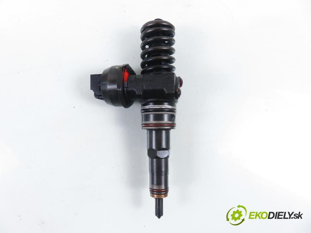 AUDI A4 (8E2, B6) SEDAN 2002 74,00 1.9 TDI PD 101 - AVB 1896,00 Vstrekovač 038130073AJ ; 0414720037 (Vstrekovač paliva)