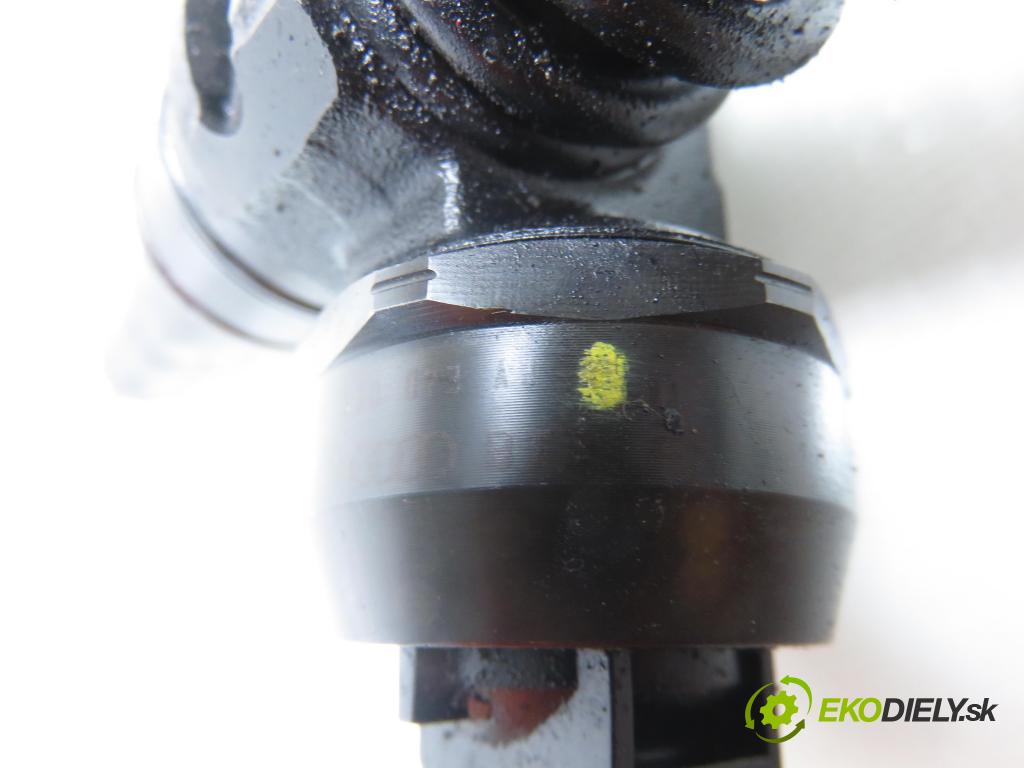 AUDI A4 (8E2, B6) SEDAN 2002 74,00 1.9 TDI PD 101 - AVB 1896,00 Vstrekovač 038130073AJ ; 0414720037 (Vstrekovač paliva)