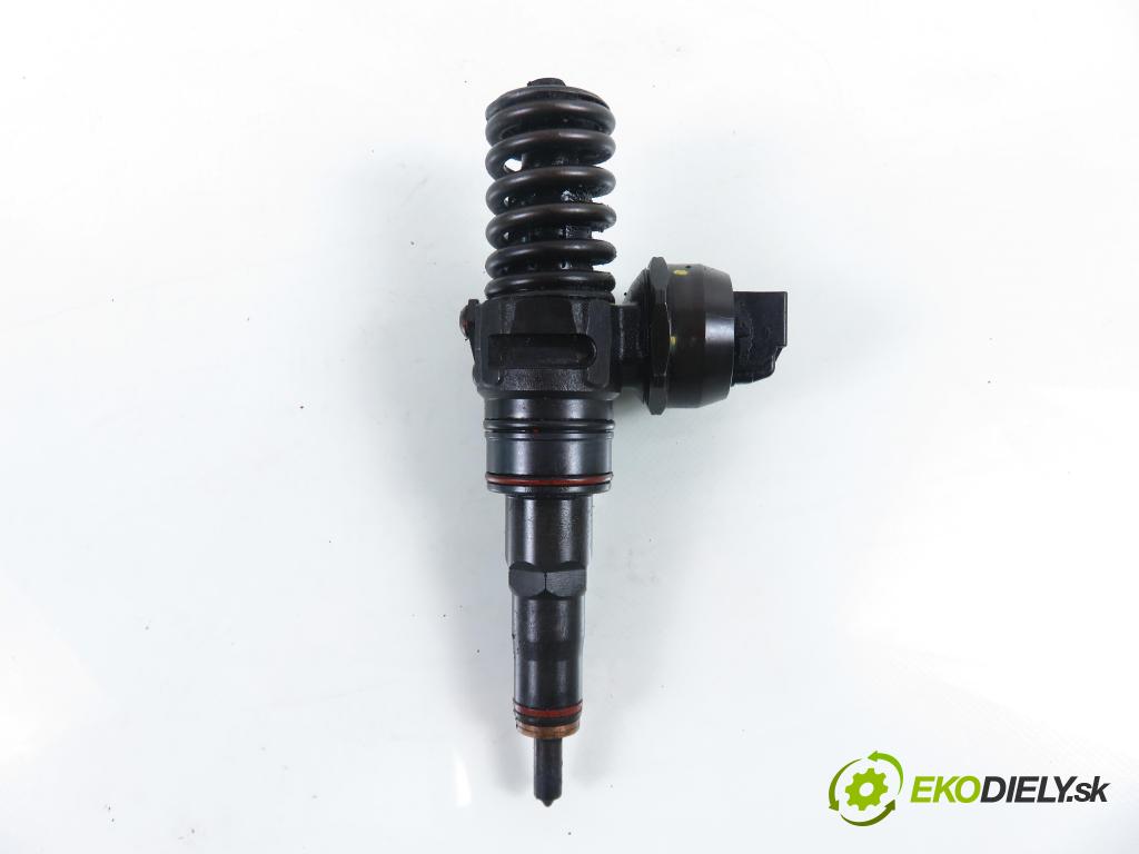 AUDI A4 (8E2, B6) SEDAN 2002 74,00 1.9 TDI PD 101 - AVB 1896,00 Vstrekovač 038130073AJ ; 0414720037 (Vstrekovač paliva)