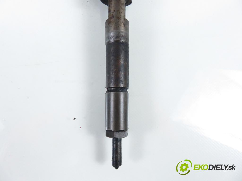 TOYOTA YARIS (_P1_) HB 2003 55,00 1.4 D-4D (NLP10_) - 1ND-TV 1364,00 vstrekovač 0445110085 ; 2367033010 (Vstrekovač paliva)