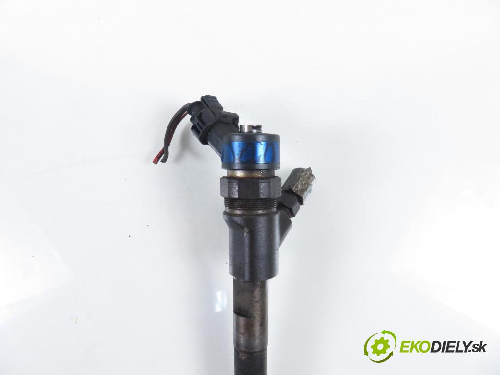 TOYOTA YARIS (_P1_) HB 2003 55,00 1.4 D-4D (NLP10_) - 1ND-TV 1364,00 vstrekovač 0445110085 ; 2367033010 (Vstrekovač paliva)