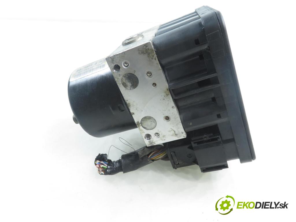 FORD FOCUS II Turnier (DA_, FFS, DS) KOMBI 2006 80,00 1.6 TDCi 109 - G8DE 1560,00 Pumpa ABS 10096001193 ; 10020602164 ; 3M512C405HB (Pumpa ABS)