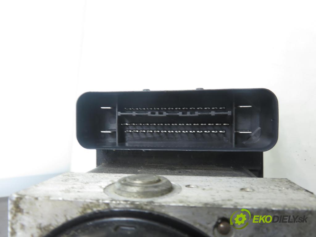 FORD FOCUS II Turnier (DA_, FFS, DS) KOMBI 2006 80,00 1.6 TDCi 109 - G8DE 1560,00 Pumpa ABS 10096001193 ; 10020602164 ; 3M512C405HB (Pumpa ABS)