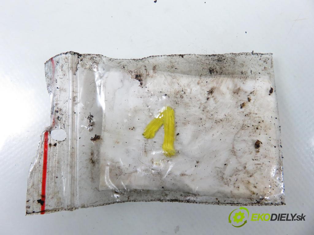 KIA PRO CEE'D (ED) HB 2008 85,00 1.6 CRDi 115 - D4FB 1582,00 vstrekovač 0445110256 ; 338002A400 (Vstrekovač paliva)