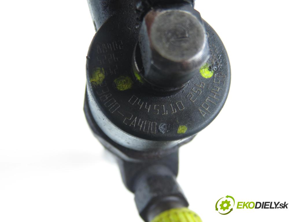 KIA PRO CEE'D (ED) HB 2008 85,00 1.6 CRDi 115 - D4FB 1582,00 vstrekovač 0445110256 ; 338002A400 (Vstrekovač paliva)