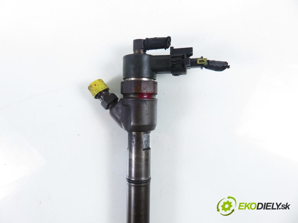 KIA PRO CEE'D (ED) HB 2008 85,00 1.6 CRDi 115 - D4FB 1582,00 vstrekovač 0445110256 ; 338002A400 (Vstrekovač paliva)