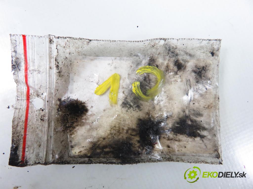 KIA PRO CEE'D (ED) HB 2008 85,00 1.6 CRDi 115 - D4FB 1582,00 vstrekovač 0445110256 ; 338002A400 (Vstrekovač paliva)