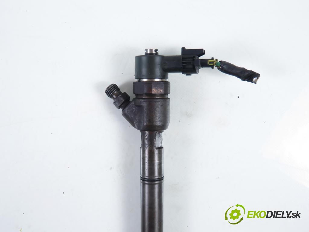 KIA PRO CEE'D (ED) HB 2008 85,00 1.6 CRDi 115 - D4FB 1582,00 vstrekovač 0445110256 ; 338002A400 (Vstrekovač paliva)