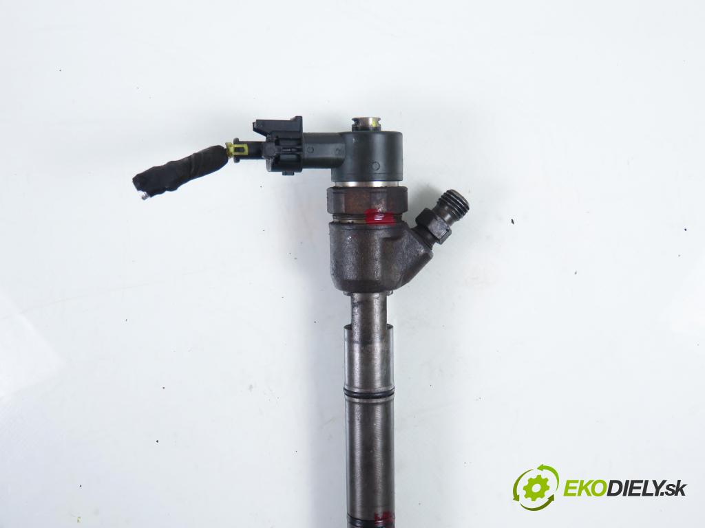 KIA PRO CEE'D (ED) HB 2008 85,00 1.6 CRDi 115 - D4FB 1582,00 vstrekovač 0445110256 ; 338002A400 (Vstrekovač paliva)