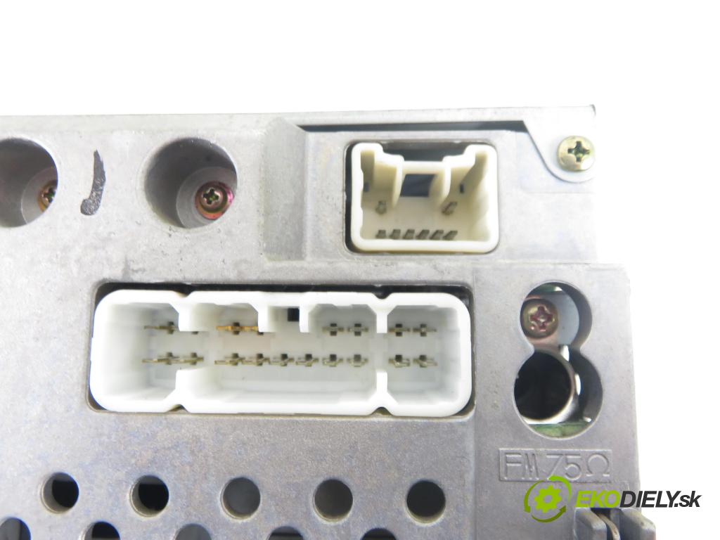 TOYOTA COROLLA (_E12_) HB 2004 81,00 1.6 VVT-i (ZZE121_) - 3ZZ-FE 1598,00 RADIO CD 8612002260