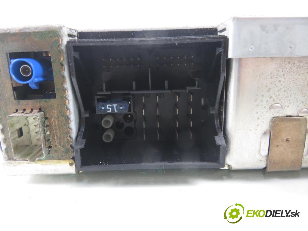 BMW 5 (E60) SEDAN 2004 130,00 525 d - M57 D25 177 (256D2) 2497,00 RADIO CD 6950813