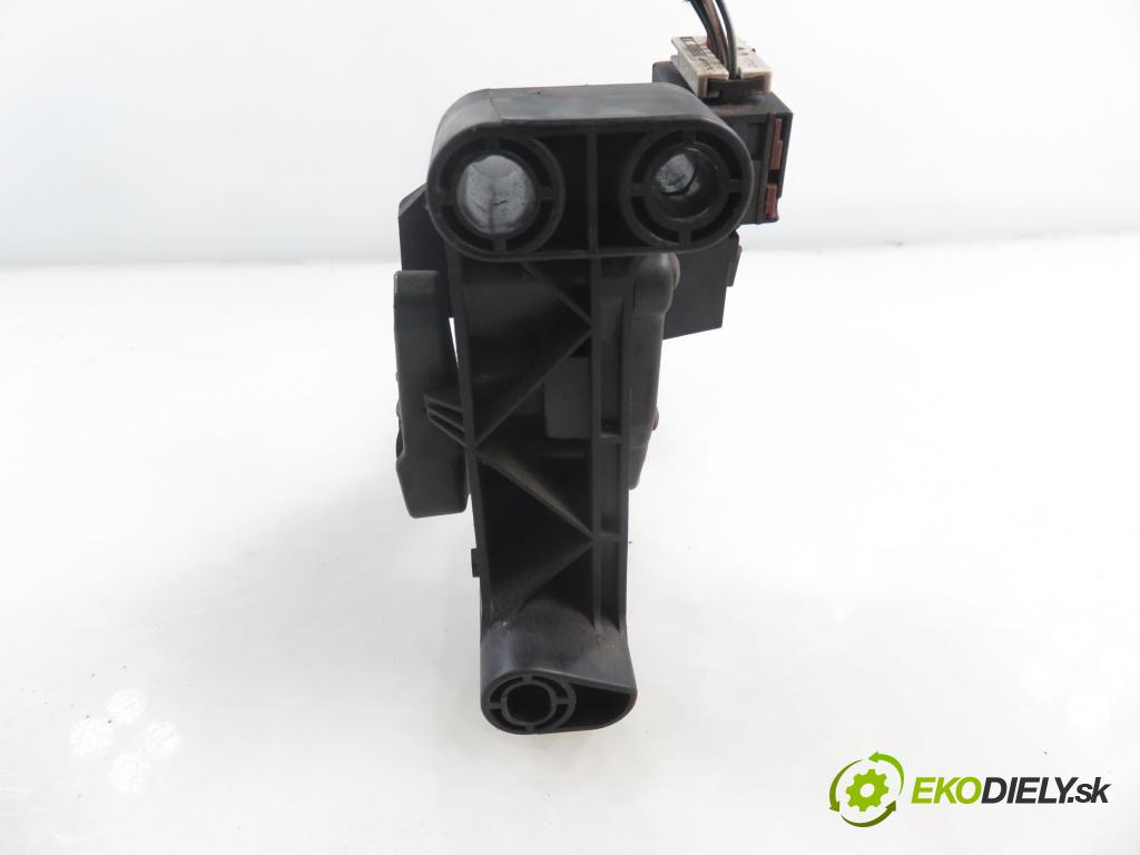 OPEL ASTRA G liftback (T98) HB 2006 66,00 1.4 - Z 14 XEP 1364,00 Potenciometer plynu 9157998BK ; 6PV00811200 (Potenciometer plynového pedálu)