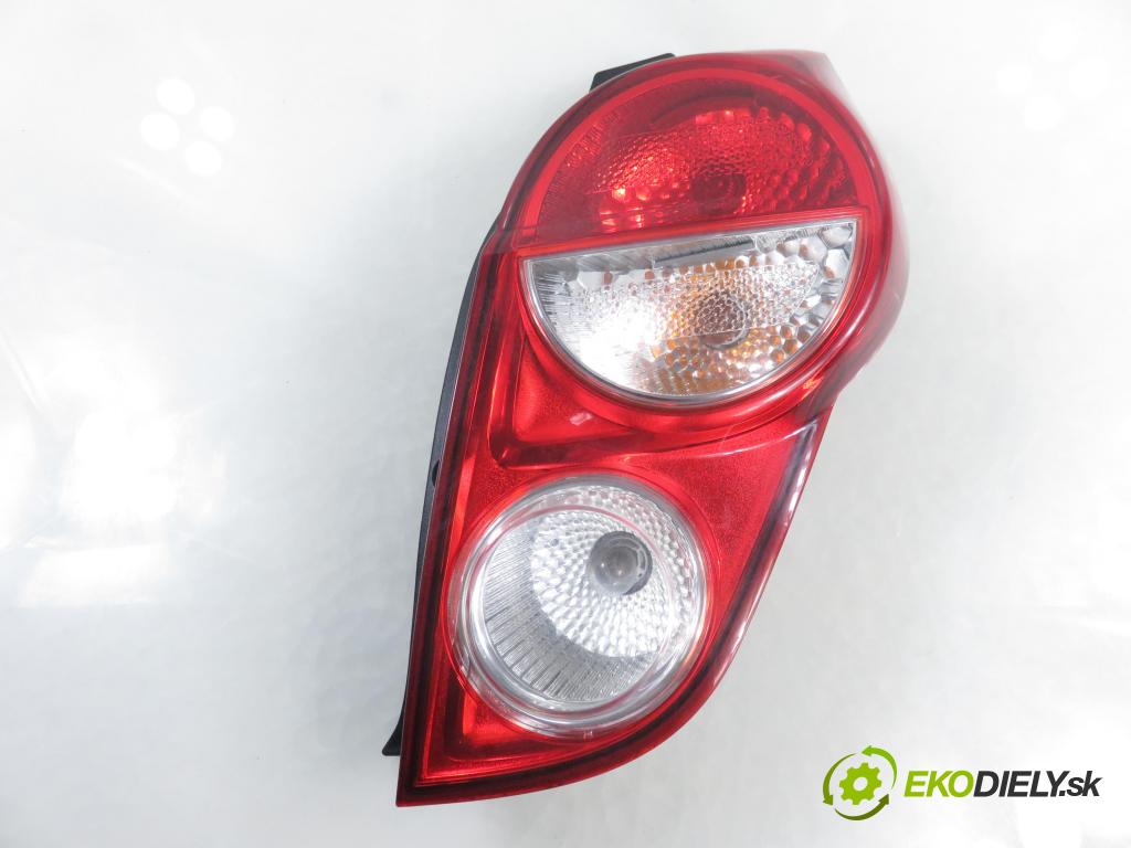 CHEVROLET spar HB 2013 50,00 1.0 S-TEC II 16V - B10D1 995,00 Svetlo pravé zadné