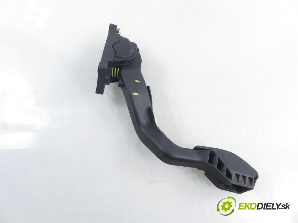 CITROEN C4 I (LC_) HB 2006 80,00 1.6 HDi - 9HY (DV6TED4) 1560,00 Potenciometer plynu 0280755001 ; 9650889180 ; F00C3E2429 (Potenciometer plynového pedálu)