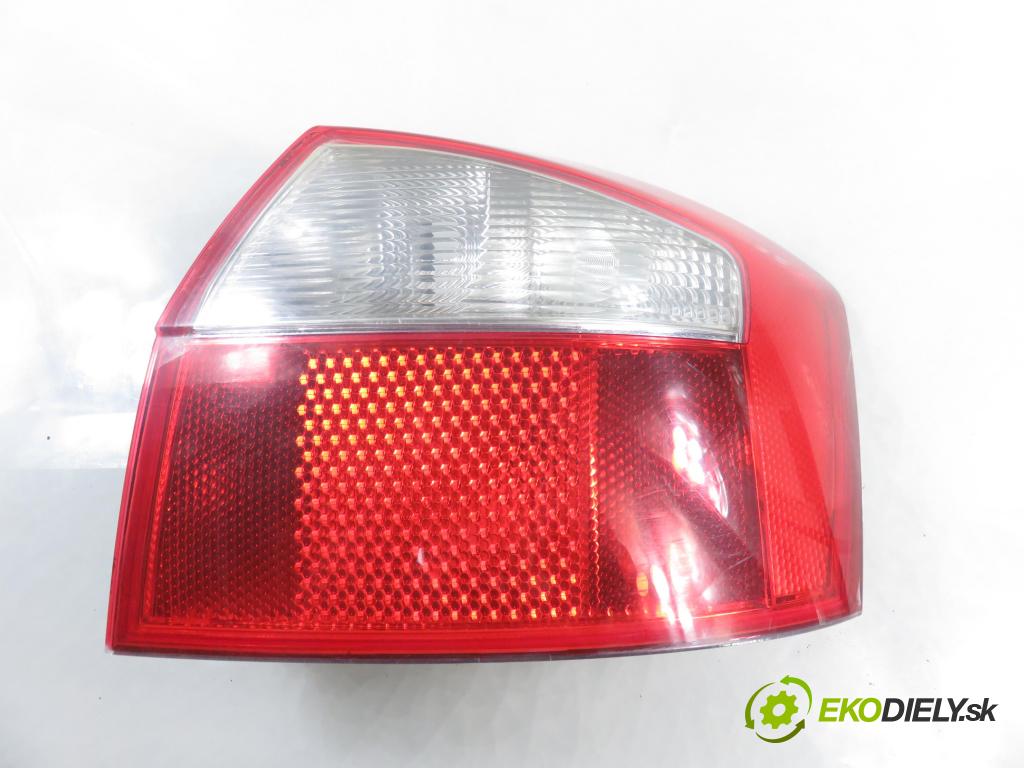 AUDI A4 (8E2, B6) SEDAN 2002 110,00 1.8 T - AVJ 1781,00 Svetlo pravé zadné 
