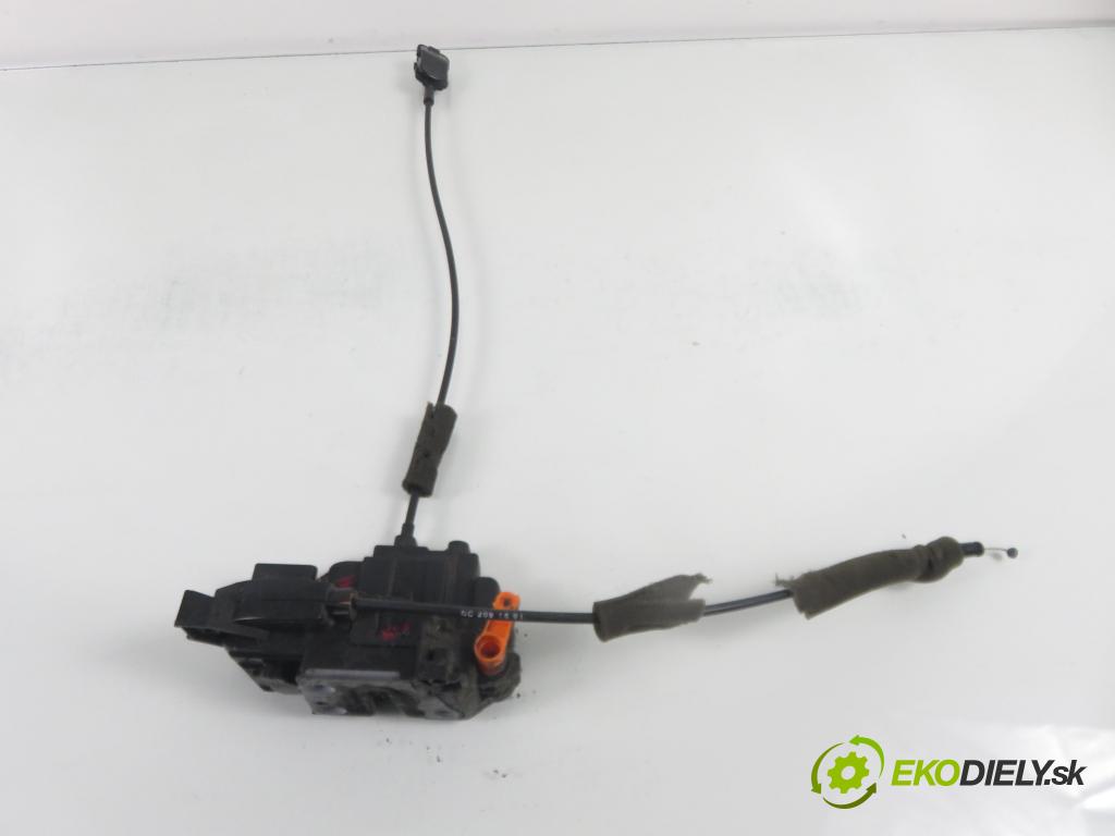 RENAULT MASTER III Platforma / podwozie (EV, HV, UV) KABINA/PLATFORMA 2015 0,00 2.3 dCi 165 FWD - M9T 700 2298,00 zámok 805030009R
