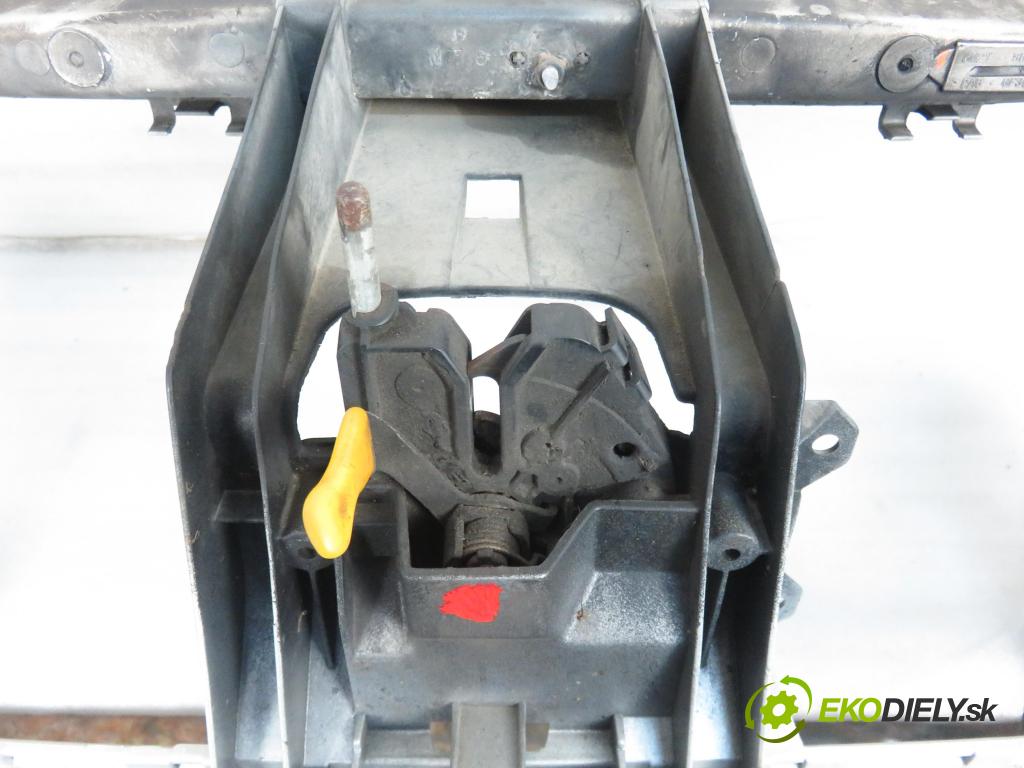 FORD GALAXY (WA6) MINIVAN 2006 92,00 1.8 TDCi - QYWA 1753,00 držák přední část 6M218B041AH