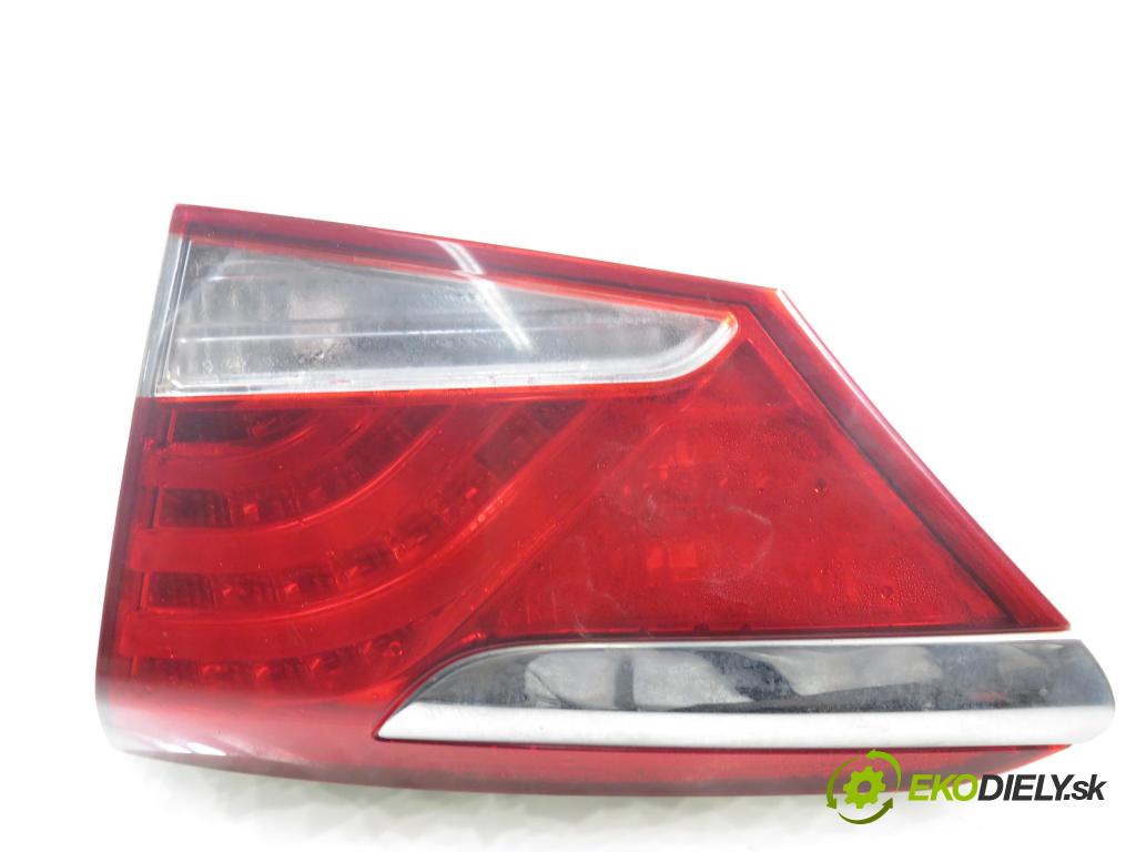 HYUNDAI i40 CW (VF) KOMBI 2014 100,00 1.7 CRDi 136 - D4FD 1685,00 Svetlo pravé zadné kufor 924043Z001
