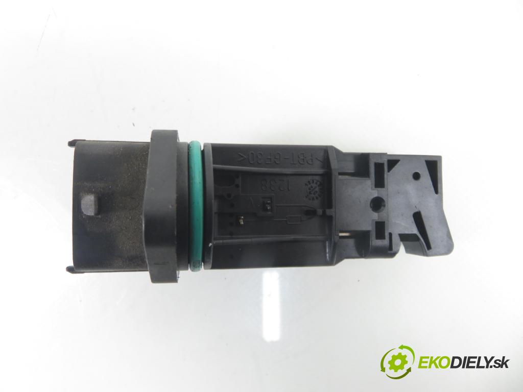 OPEL VECTRA C (Z02) LIFTBACK 2004 92,00 2.2 DTI 16V 125 - Y 22 DTR 2172,00 váha vzduchu vzduchu F00C2G2061