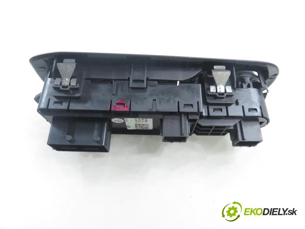 PEUGEOT 308 II HB 2014 68,00 1.6 HDi - 9HP (DV6DTED) 1560,00 Panel ovládaní oken 96788281ZD