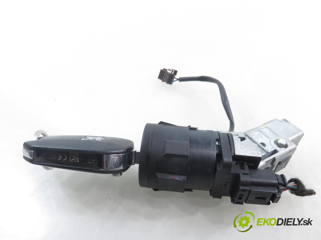 PEUGEOT 308 II HB 2014 68,00 1.6 HDi - 9HP (DV6DTED) 1560,00 spinačka 36454600 ; 9663123380 (Spínacia skrinka)